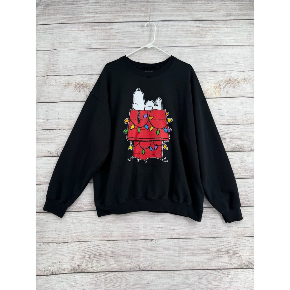 Peanuts Sweatshirt Women 1X Black Snoopy Christmas Doghouse Graphic Pullover